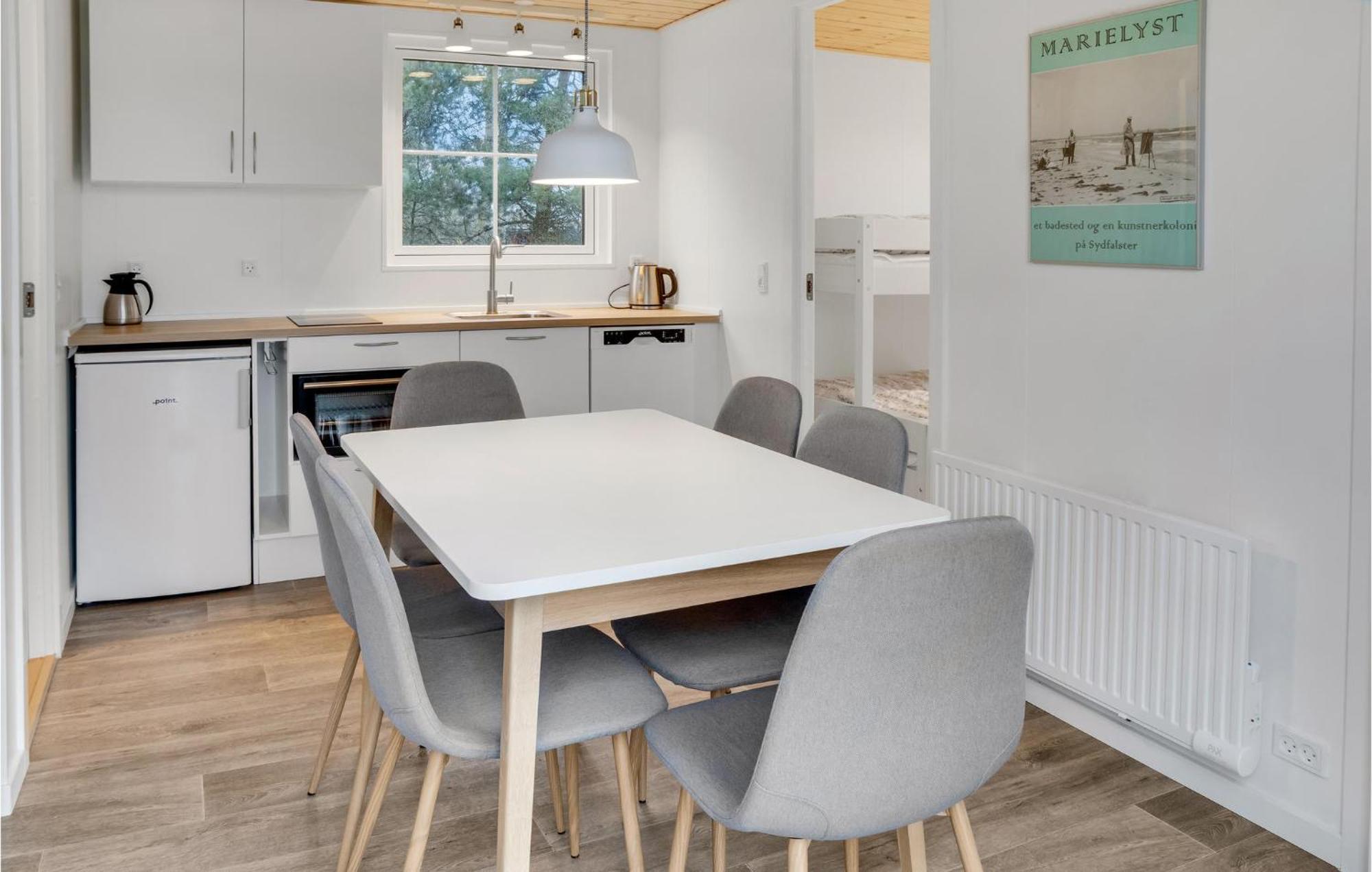 2 Bedroom Nice Apartment In Vaeggerlose Bøtø By Exterior foto